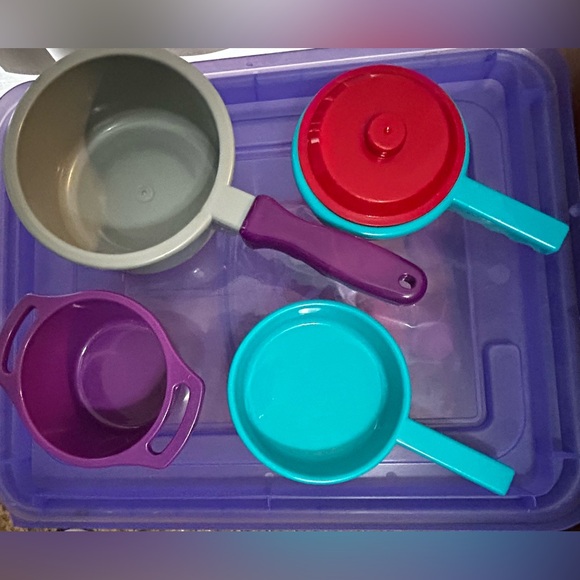 Girls,boys,kids pretend play cookware,pots,pans,skillets - Picture 2 of 3